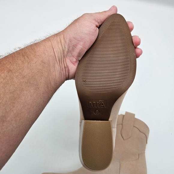 MIA Girl Banjo Taupe Suede Pointed Toe Ankle Boots Block Heel Size 8 - Picture 4 of 8